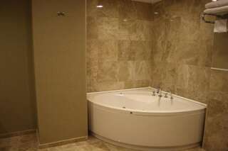 Отель Point Hotel Baku Баку Полулюкс-8